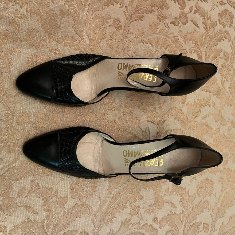 Ferragamo Black Leather Ankle Strap Heels – Size 9 AA